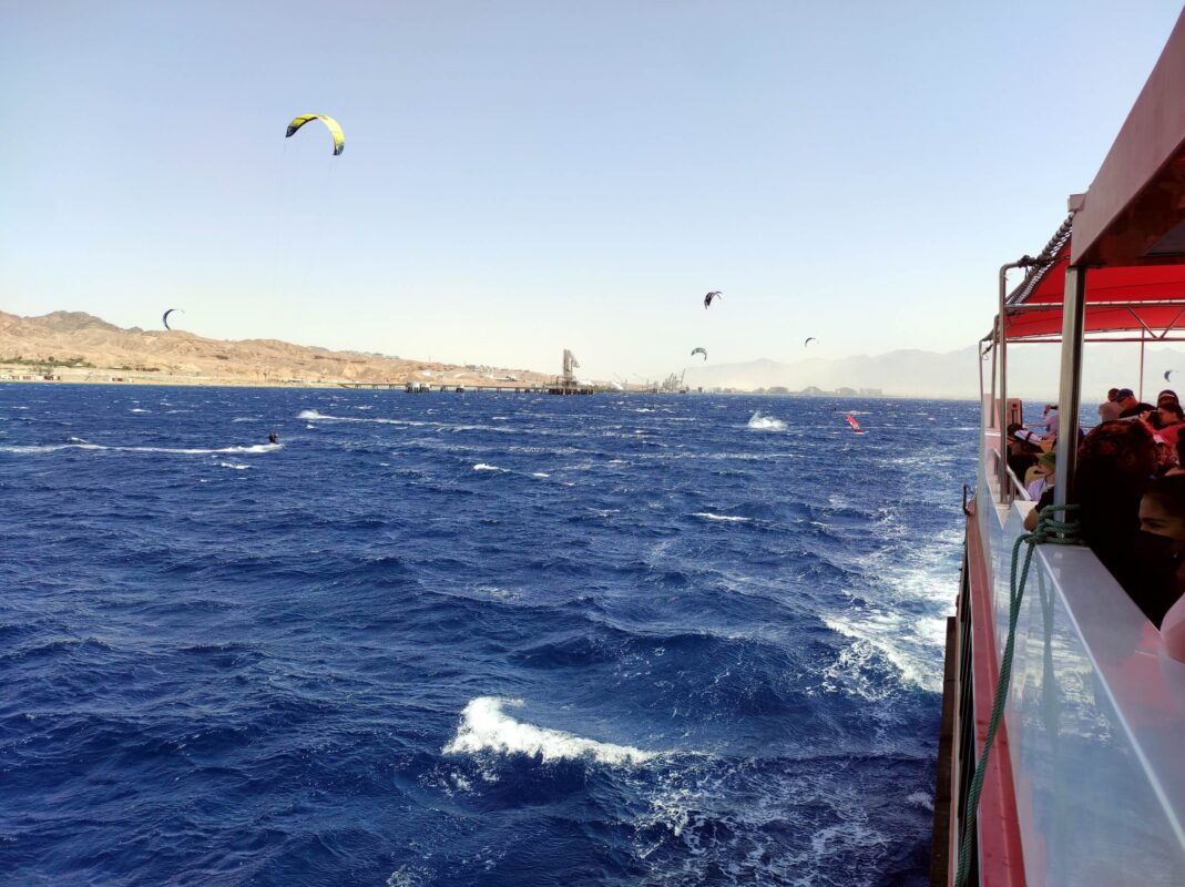 וגם סיירתי בסירה האדומה