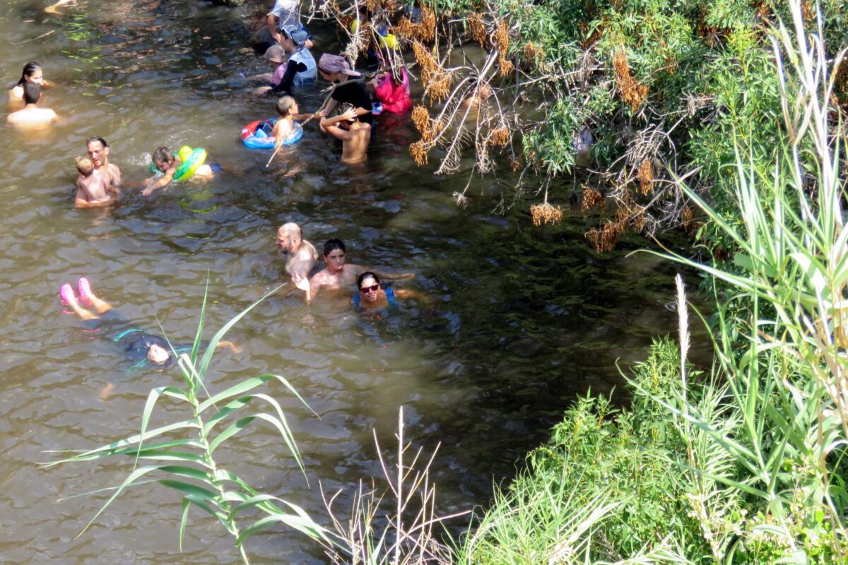 מתקררים במים