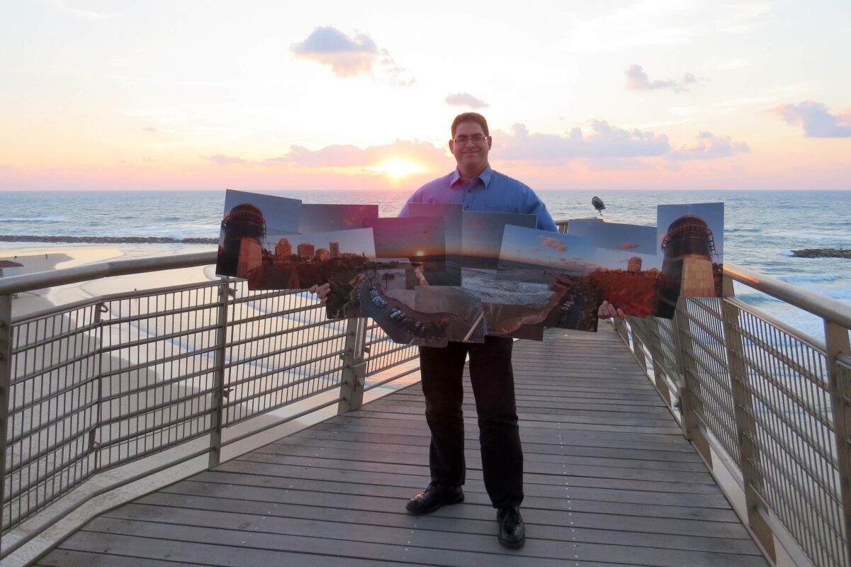 מציג את תמונת המעלית לים בשקיעה, במעלית לים, בשקיעה. צילום: רוני דלמאי