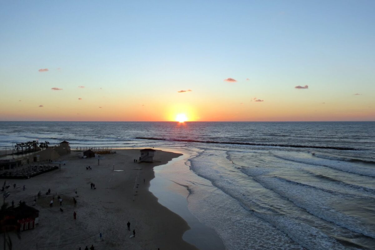 השקיעה ביום הקצר בשנה, 21 בדצמבר