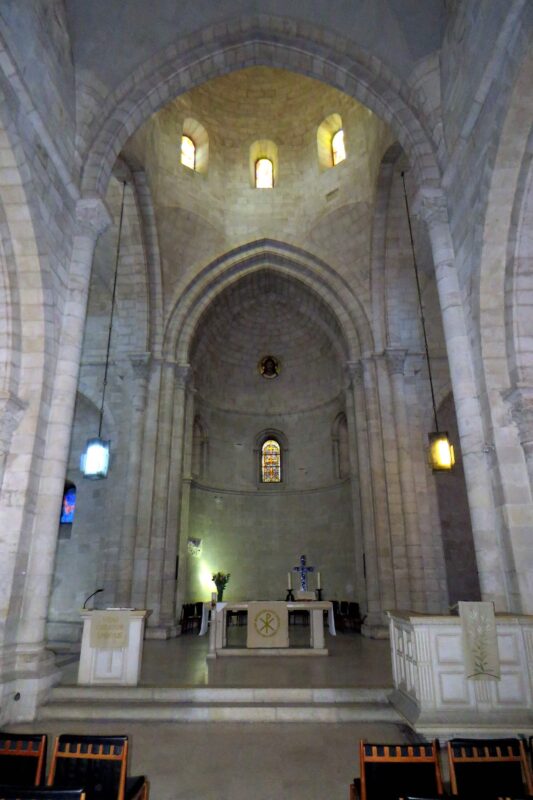 ההיכל פנימה