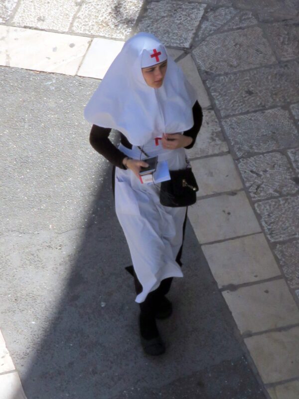 אחות רחמנייה