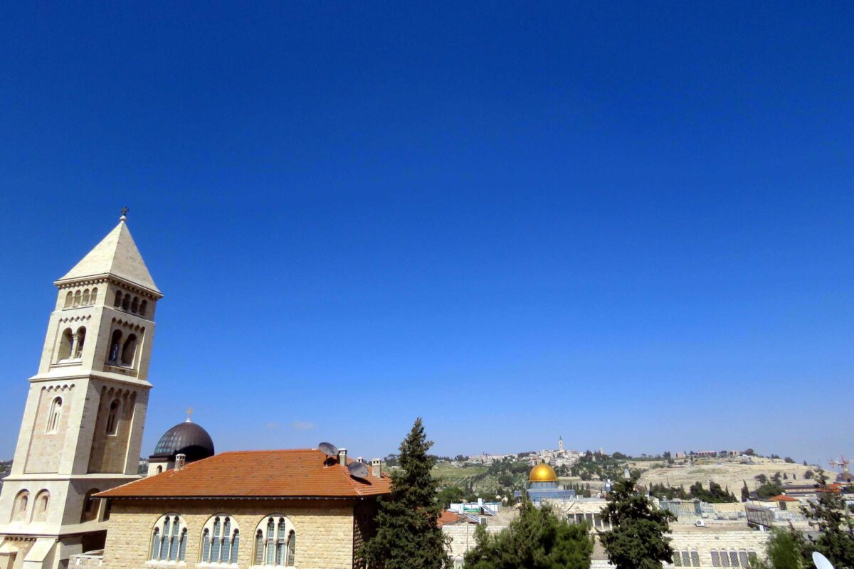 זיתים כיפה וכנסיה