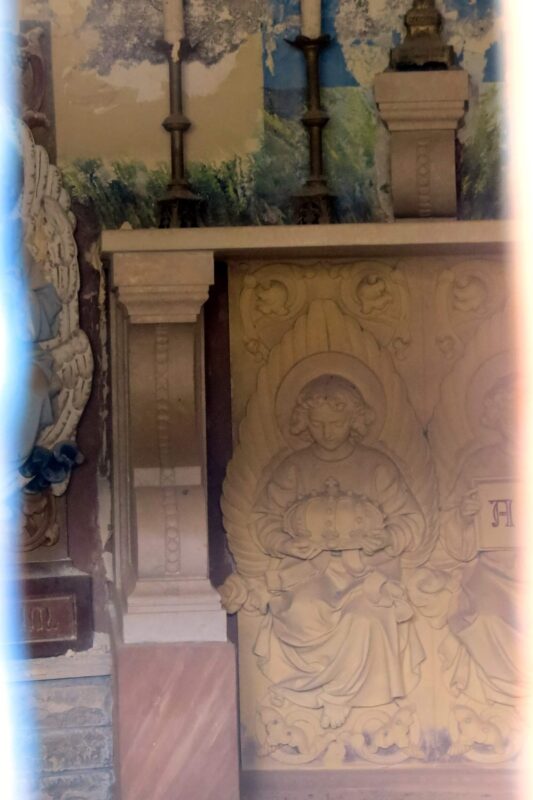 Peeking into the chapel