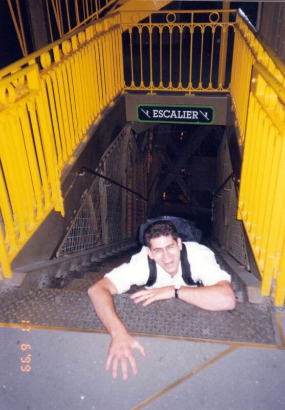 עליתי 674 מדרגות לקומה השנייה של האייפל