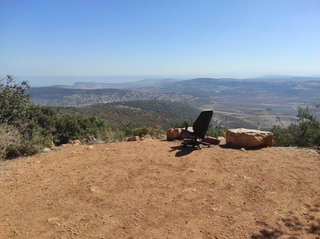 The throne of honor with a view of the Sea of Galilee
