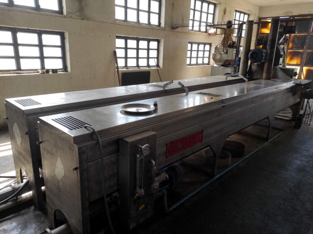 Boxes in the Thevetian olive press?