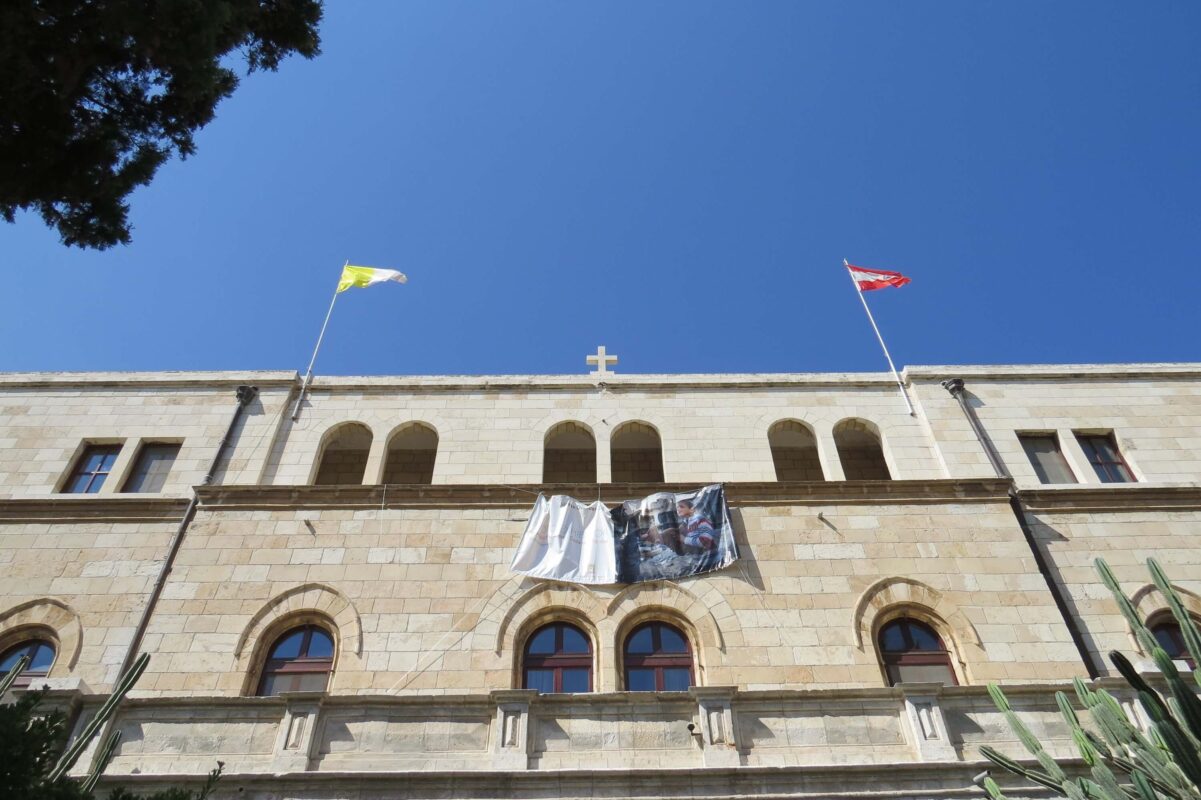 צריך למתוח את השלט