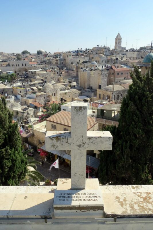 "נתרם על ידי המושל האוסטרי של מסדר האבירים של הקבר הקדוש בירושלים"