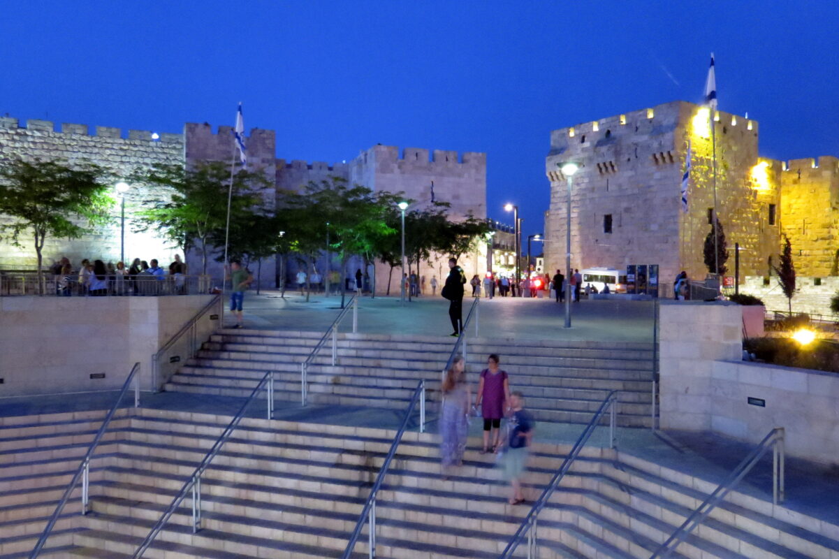 מדרגות לגן עדן