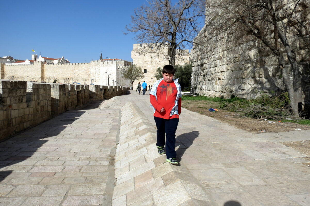 הצל שלי ואני יצאנו לדרך