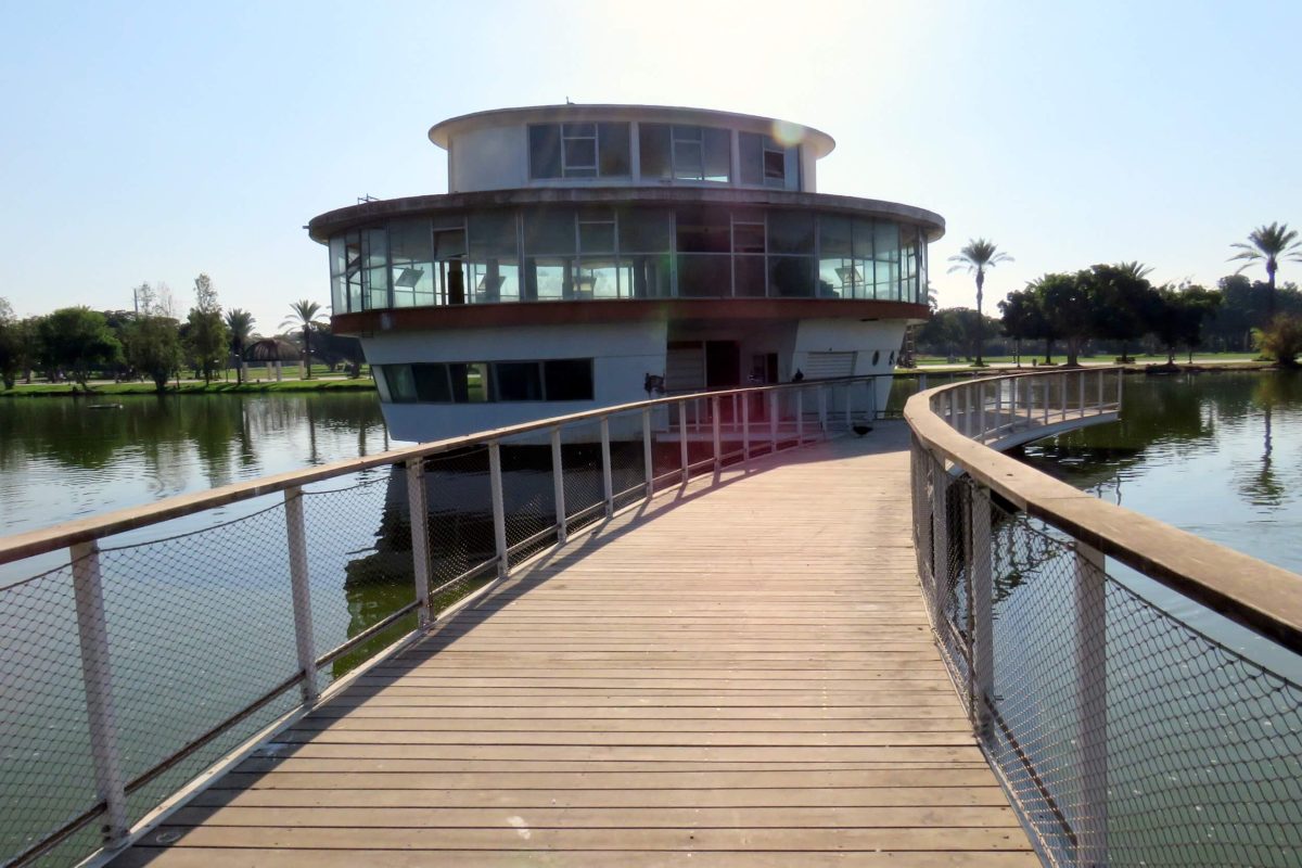 The bridge to the restaurant