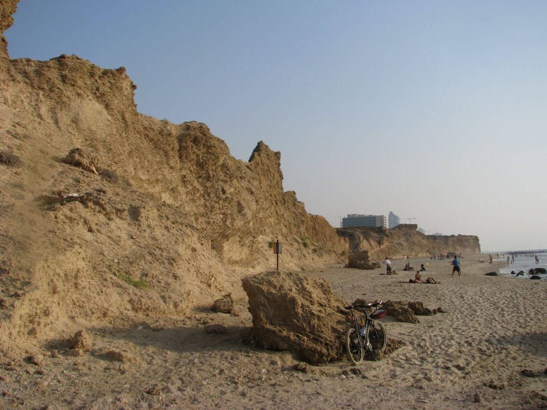 The bicycle on the Israel National Trail on the way home