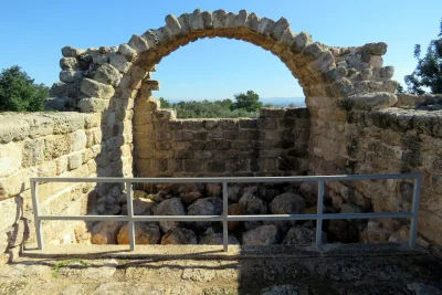 קשת בחורבת עקב