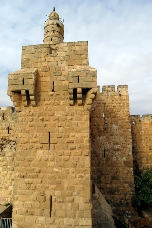 גדול ומרשים